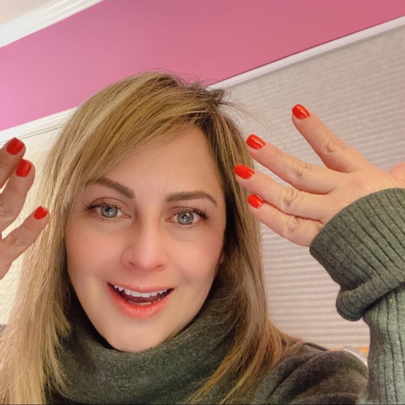 Meet your Posher, Ivana - Picture 1 of 7